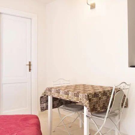 بيت ضيافة Astrid 3*