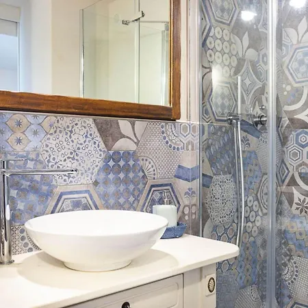 بيت ضيافة Astrid 3*